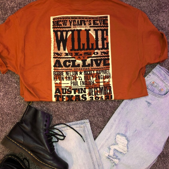 Willie Nelson And Family Oversized Tee - Picture 4 of 5